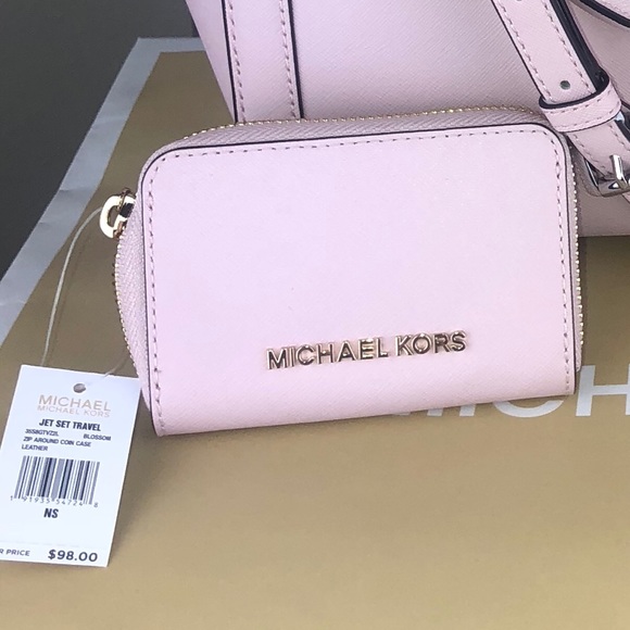 Michael Kors Handbags - Host Pick🔥 Michael Kors Zip Coin Case Wallet